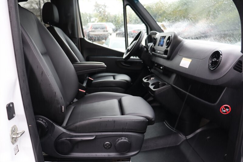 Used 2024 Mercedes-Benz Sprinter 2500 image 19