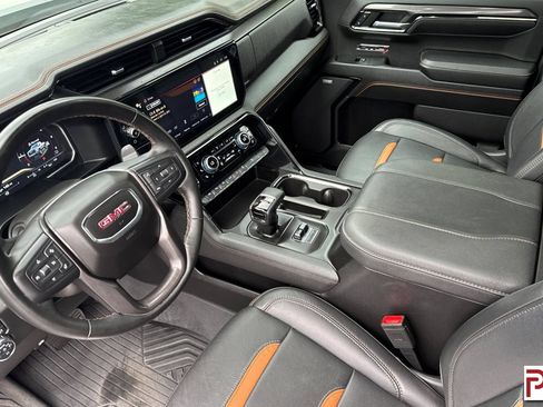 Used 2024 GMC Sierra 1500 AT4 w/ Technology Package AWD/4WD image 10