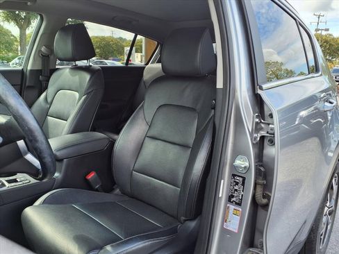 Used 2022 Kia Sportage EX w/ EX Technology Package image 16