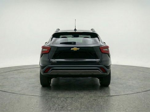 Used 2025 Chevrolet Trax LT w/ LT Convenience Package FWD image 7