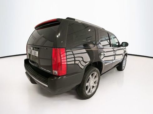 Used 2010 Cadillac Escalade Premium AWD/4WD image 7