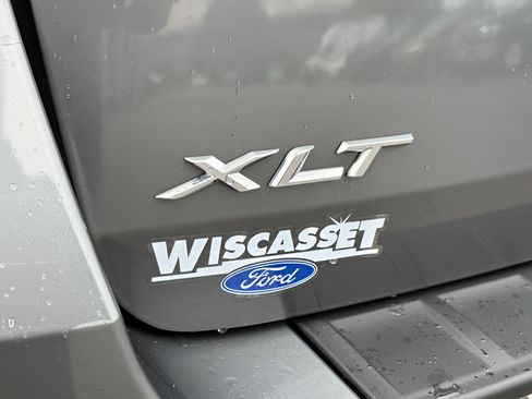 Used 2023 Ford Explorer XLT AWD/4WD image 15