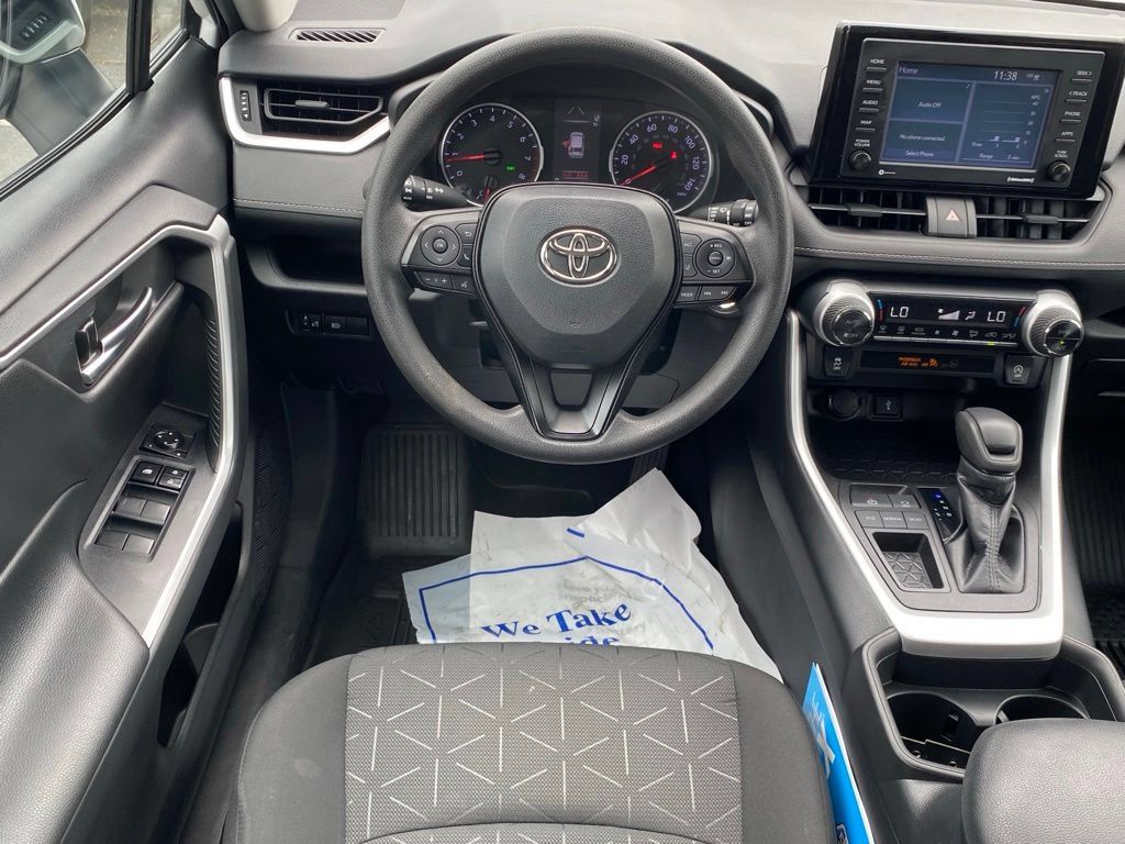 Used 2021 Toyota RAV4 XLE FWD image 10