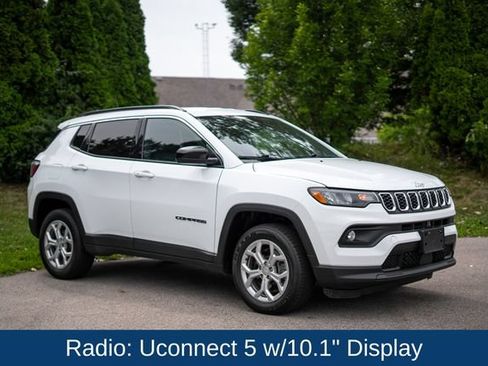 Used 2024 Jeep Compass Latitude AWD/4WD image 3
