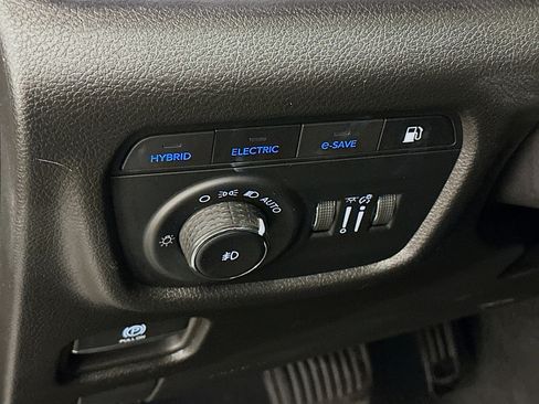 Used 2022 Jeep Grand Cherokee Limited 4xe image 17