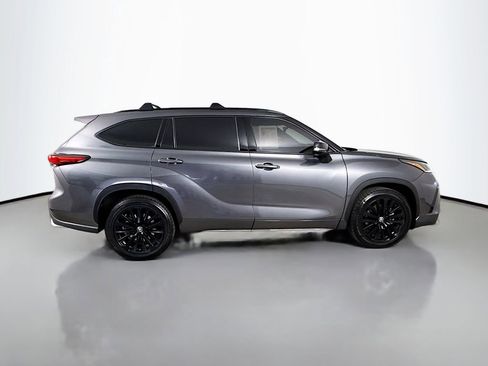 Used 2023 Toyota Highlander XSE AWD/4WD image 9