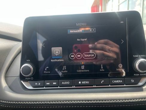 Used 2026 Nissan Rogue SV FWD image 15