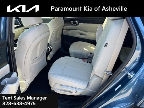 New 2025 Kia Sorento EX image 17