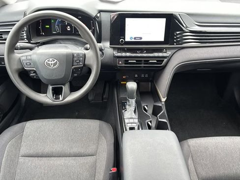 Used 2025 Toyota Camry LE image 17