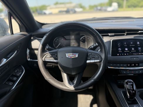 Certified 2023 Cadillac XT4 Sport w/ Cold Weather Package image 15