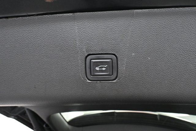 Used 2023 Chevrolet Traverse LT w/ LPO, Floor Liner Package AWD/4WD image 35