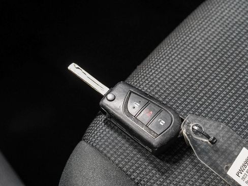 Certified 2023 Toyota RAV4 LE FWD image 29