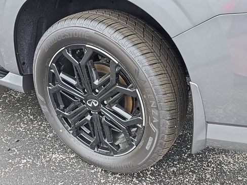 New 2026 INFINITI QX80 4WD image 9