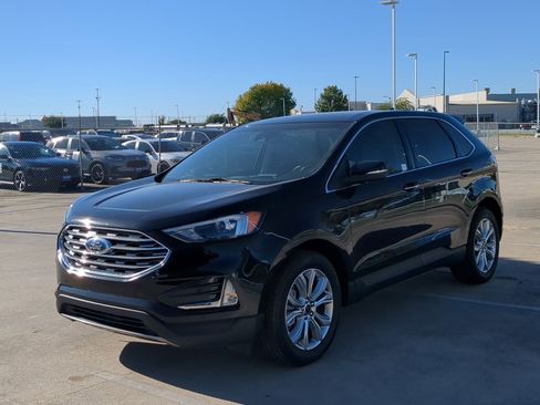 Used 2024 Ford Edge Titanium image 8
