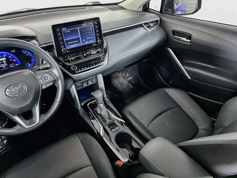 Used 2022 Toyota Corolla Cross XLE w/ Convenience Package FWD image 21