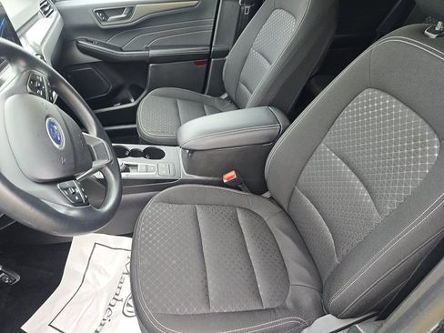 Used 2025 Ford Escape Active AWD/4WD image 8