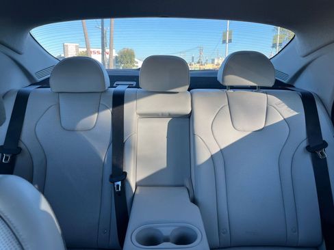 Used 2025 Hyundai Elantra Limited image 41