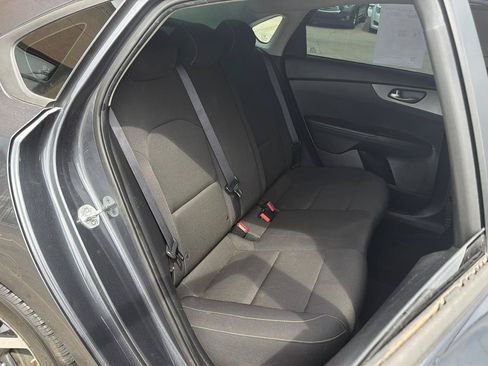 Used 2020 Kia Forte LXS FWD image 25