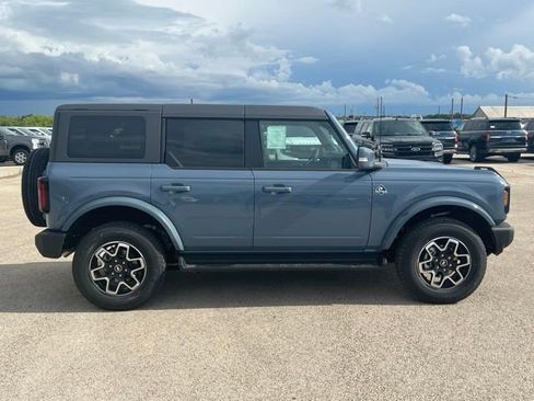 New 2025 Ford Bronco Outer Banks image 9