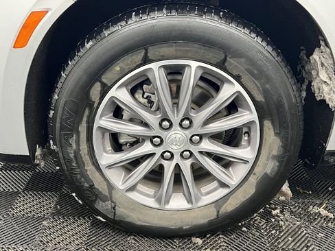 Used 2022 Buick Enclave Premium image 10