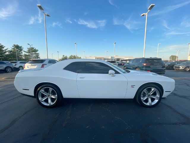 Used 2016 Dodge Challenger R/T RWD image 6