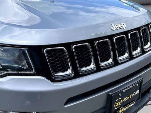 Used 2019 Jeep Compass Latitude w/ Cold Weather Group AWD/4WD image 33