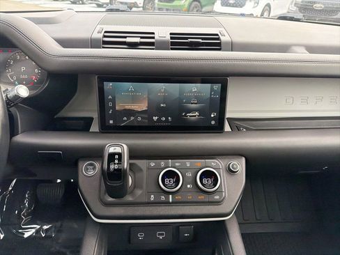 Used 2022 Land Rover Defender 110 X-Dynamic HSE image 28