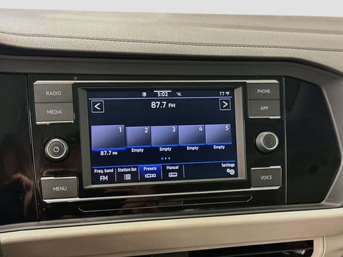 Used 2023 Volkswagen Jetta SE w/ Panoramic Sunroof Package FWD image 21