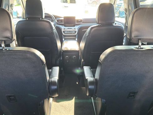 Used 2022 Ford Explorer XLT w/ Equipment Group 202A AWD/4WD image 29