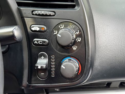 Used 2004 Honda S2000 image 21