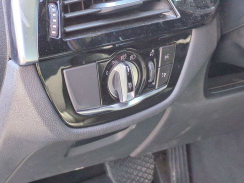 Used 2019 BMW 530i xDrive w/ Convenience Package image 17