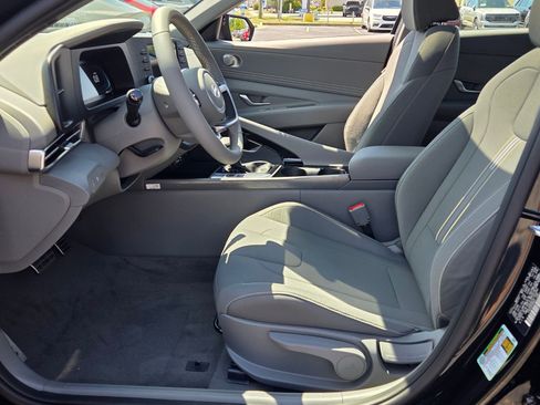 New 2026 Hyundai Elantra SEL Sport Premium FWD image 5