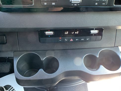 Used 2024 Mercedes-Benz Sprinter 2500 image 16