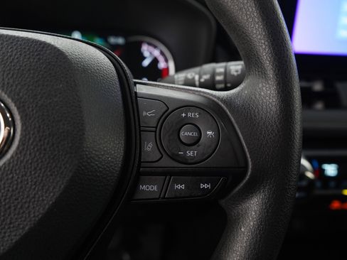 Used 2024 Toyota RAV4 XLE AWD/4WD image 26