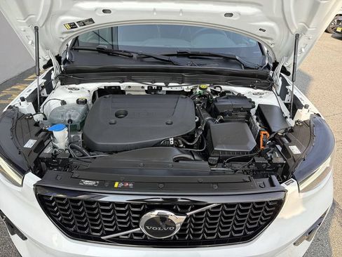 Certified 2023 Volvo XC40 B5 Plus w/ Protection Package Premier AWD/4WD image 14