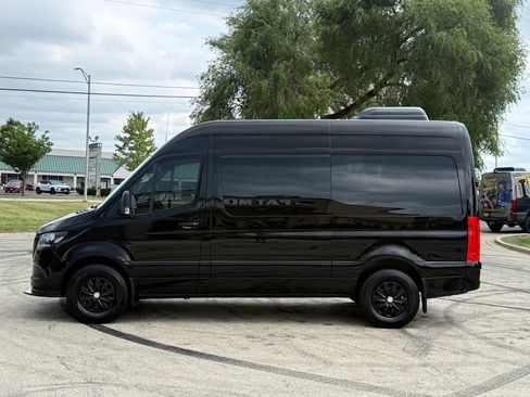 Used 2024 Mercedes-Benz Sprinter 2500 image 6