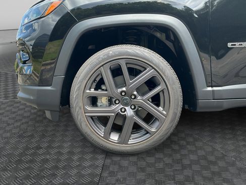 New 2025 Jeep Compass Limited w/ Sun & Sound Group image 14