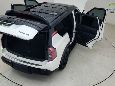 Used 2026 Nissan Armada PRO-4X w/ Captain's Chari Seat Package AWD/4WD image 88