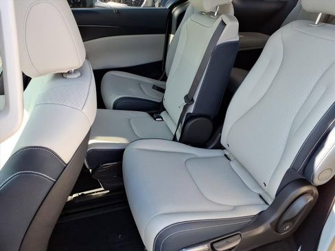 New 2026 Kia Carnival SX Prestige image 12