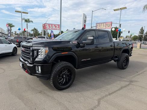 Used 2022 GMC Sierra 2500 AT4 w/ AT4 Preferred Package AWD/4WD image 3