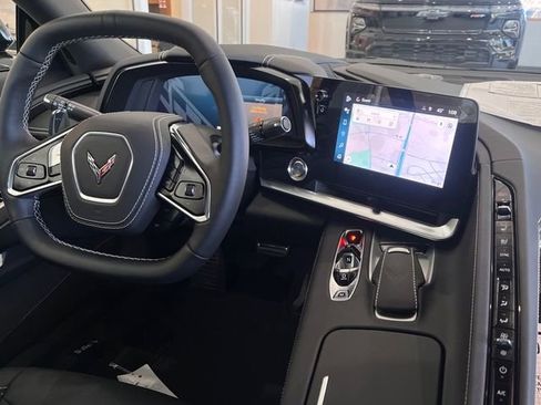 Used 2025 Chevrolet Corvette Stingray Preferred Cpe w/ Z51 Performance Package image 17