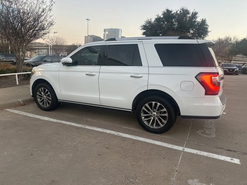 Used 2018 Ford Expedition Limited image 7