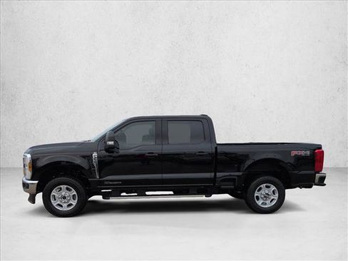 New 2026 Ford F250 XLT w/ FX4 Off-Road Package image 9