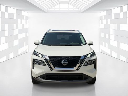 Certified 2023 Nissan Rogue SV w/ SV Premium B Package FWD image 2