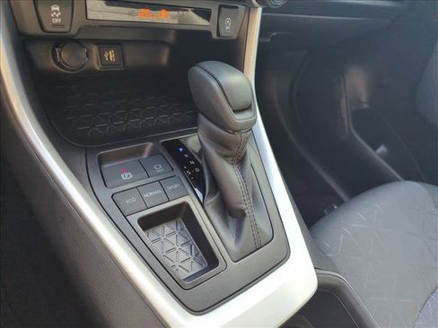 Used 2025 Toyota RAV4 XLE w/ Convenience Package image 12