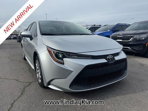 Used 2020 Toyota Corolla LE image 2