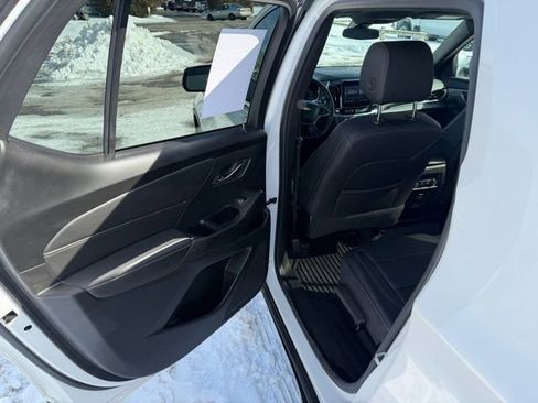Used 2023 Chevrolet Traverse LT image 10