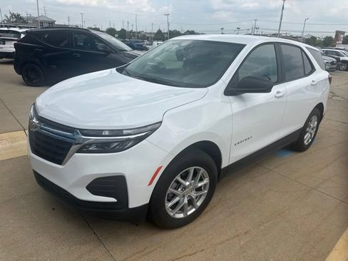 Used 2024 Chevrolet Equinox LS w/ LS Convenience Package AWD/4WD image 7