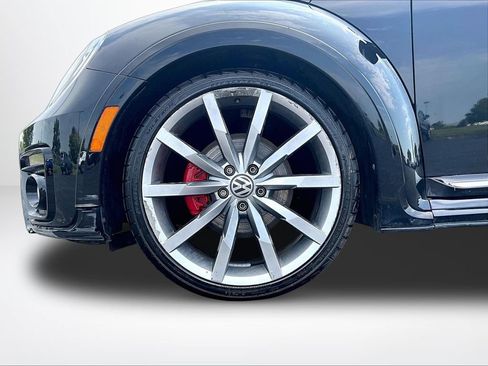 Used 2017 Volkswagen Beetle R-Line SEL FWD image 9