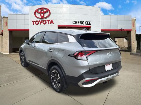Used 2023 Kia Sportage LX AWD/4WD image 7